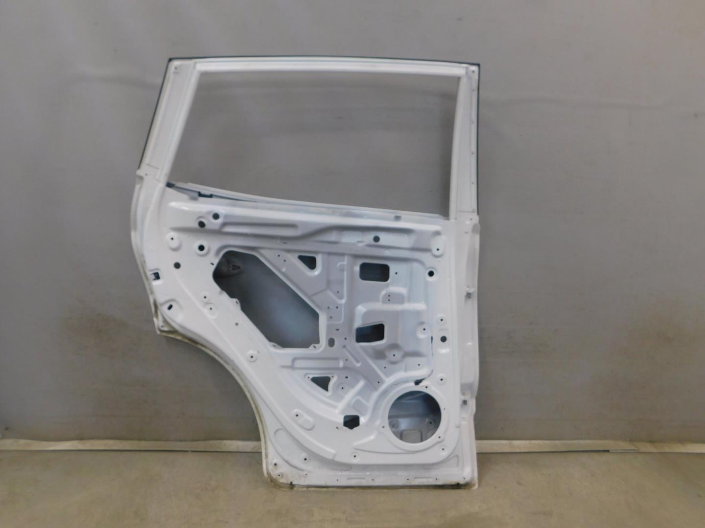 Дверь задняя левая