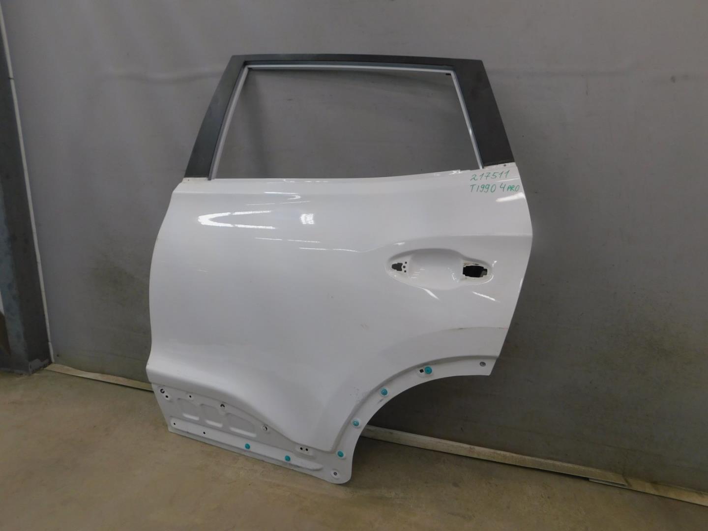 Дверь задняя левая