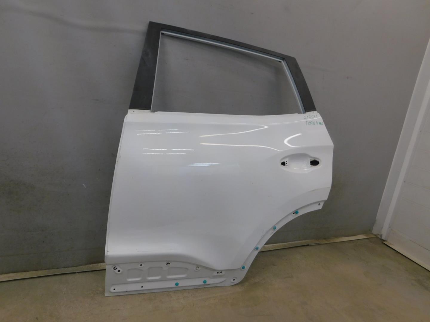 Дверь задняя левая