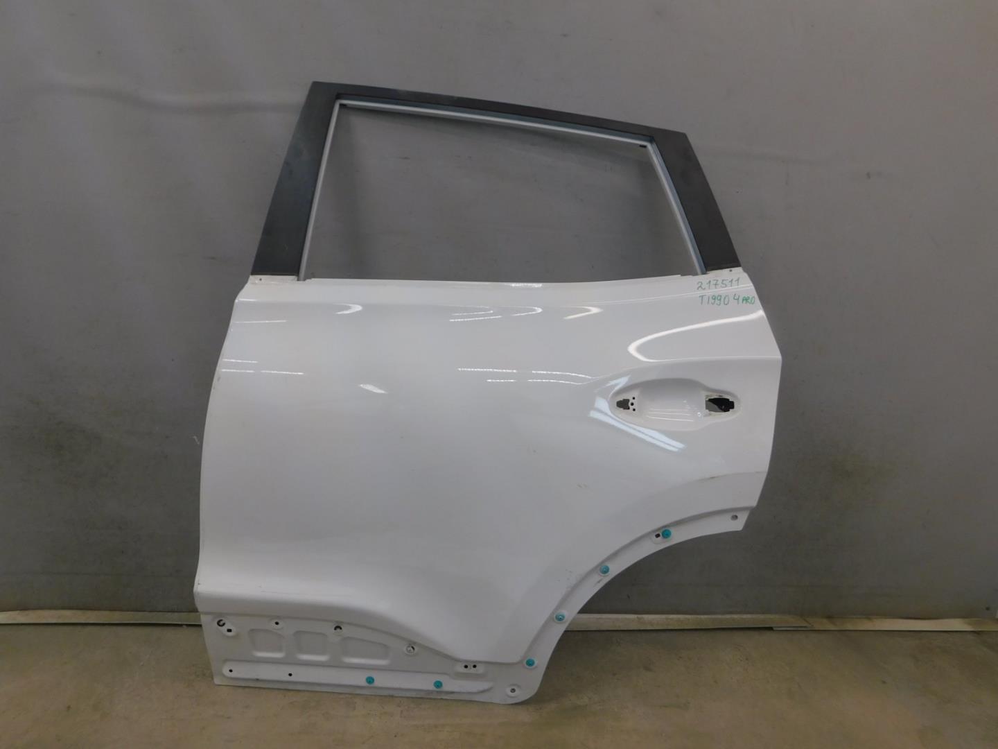 Дверь задняя левая