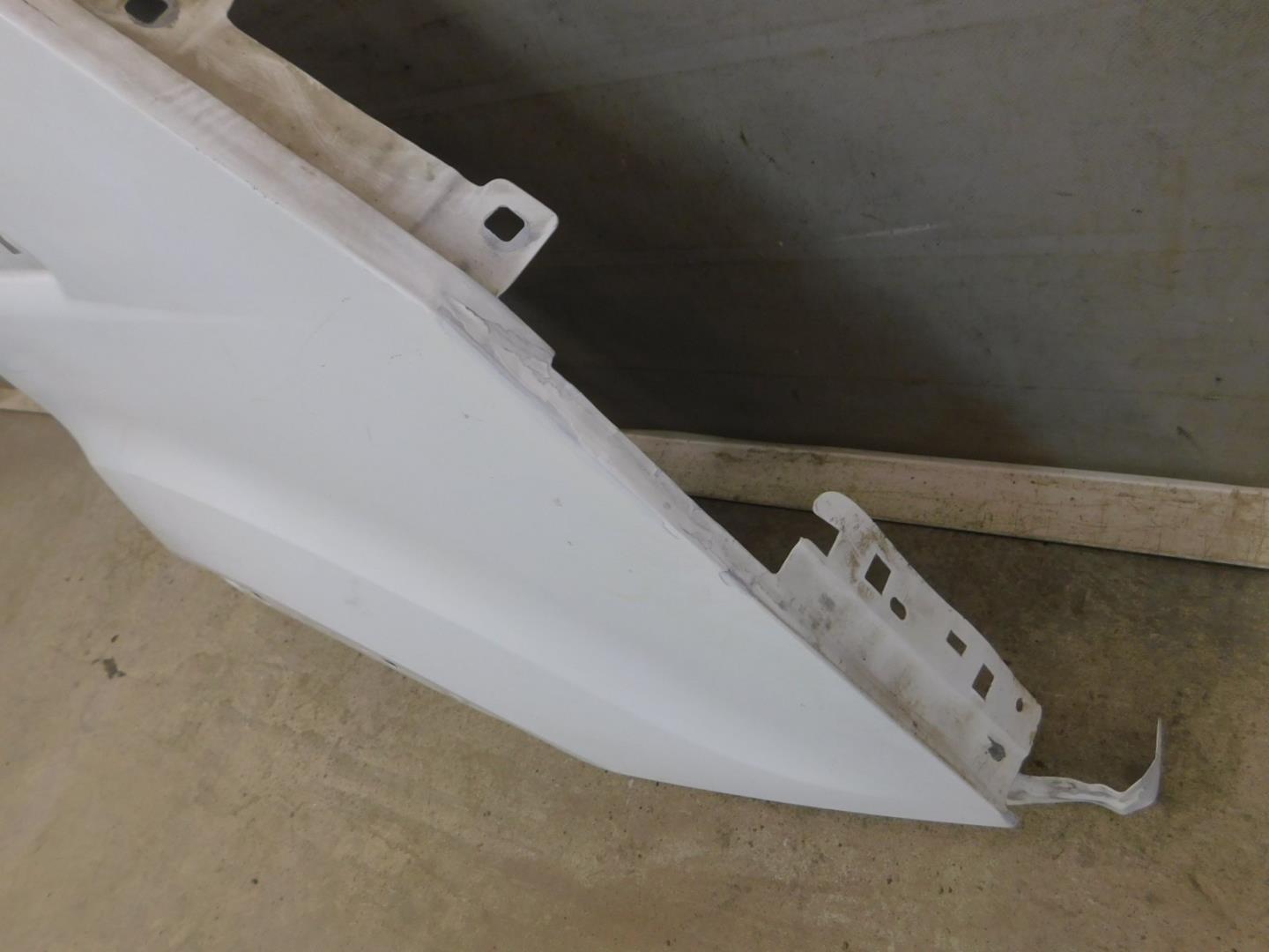 Крыло переднее правое