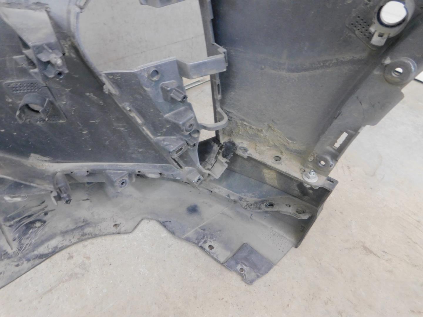 Бампер передний