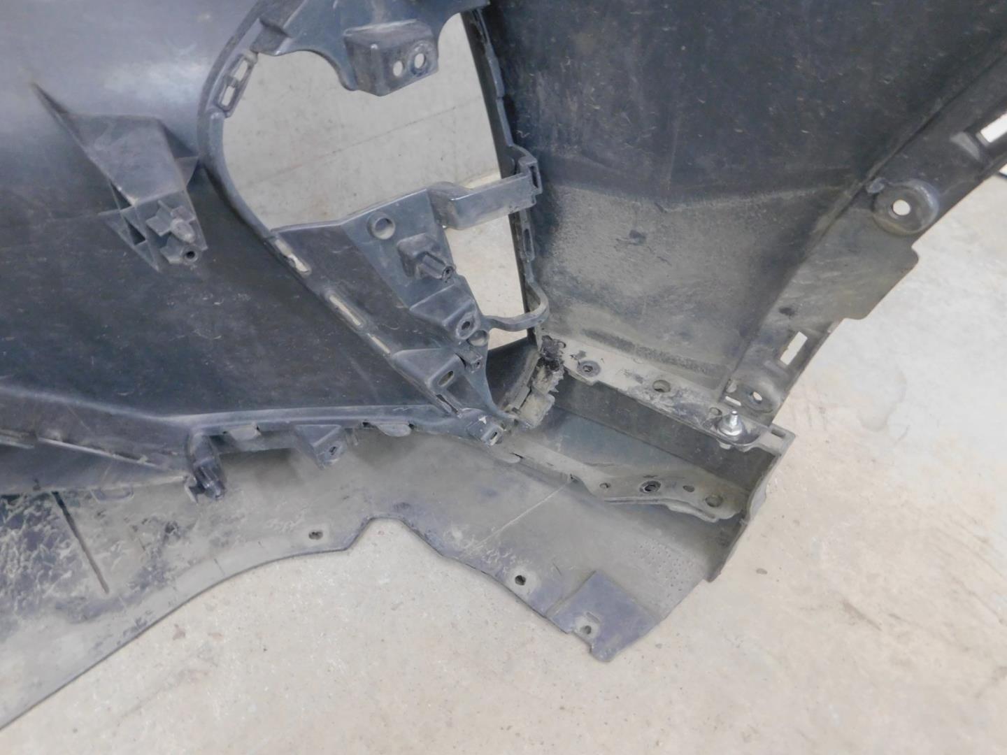 Бампер передний