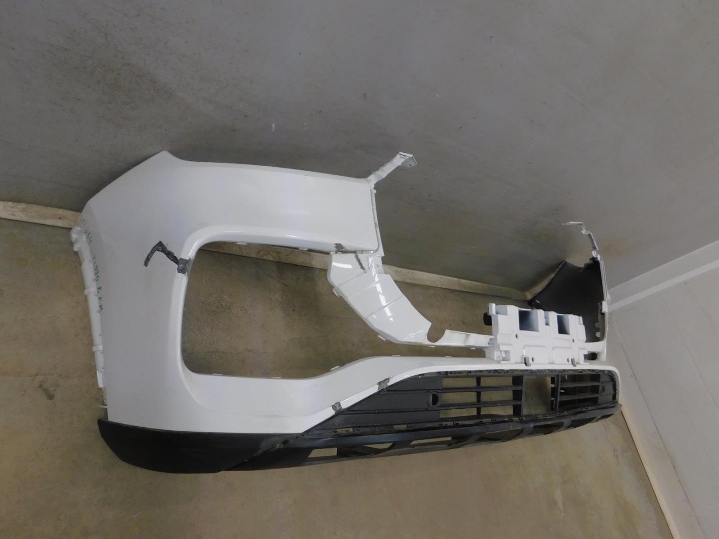 Бампер передний