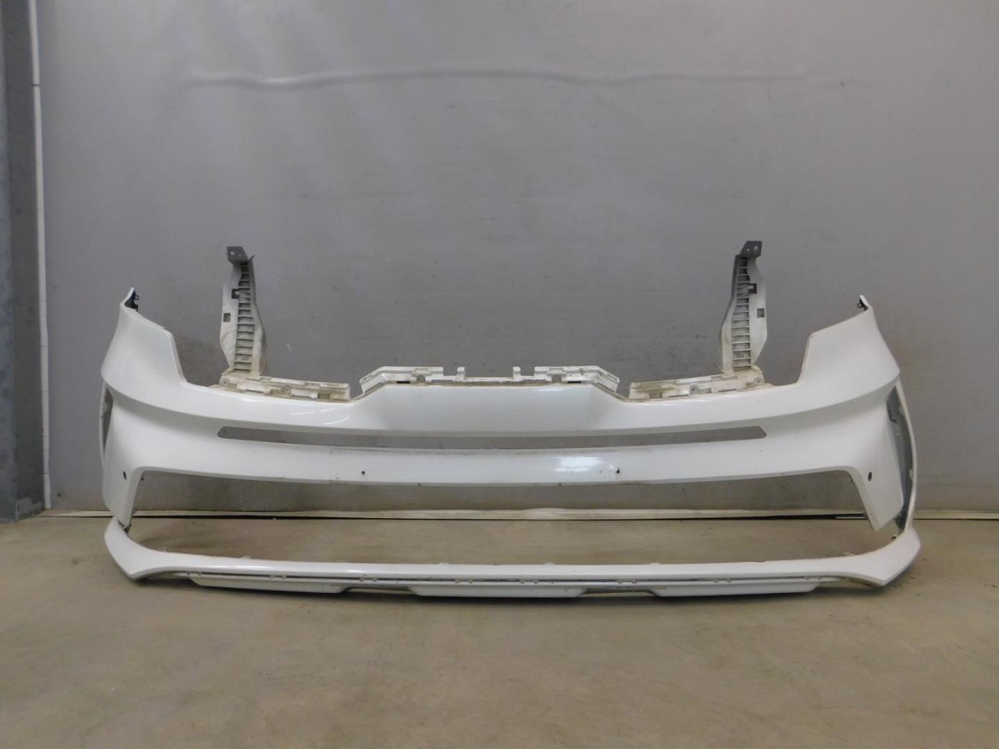 Бампер передний