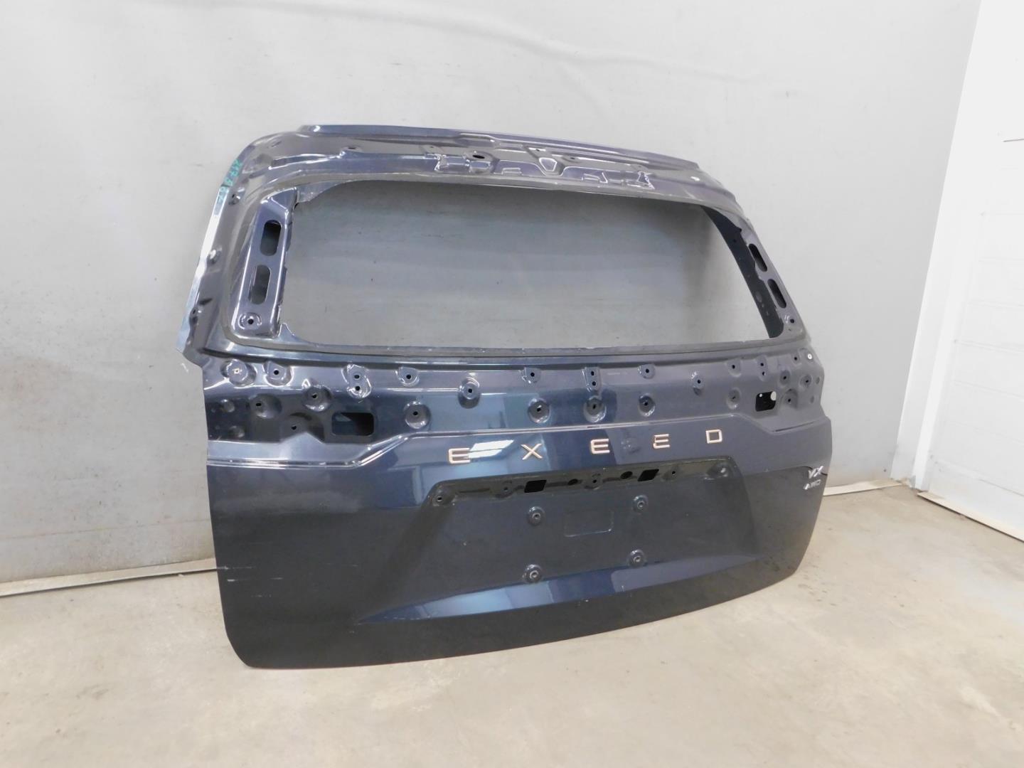 Дверь багажника