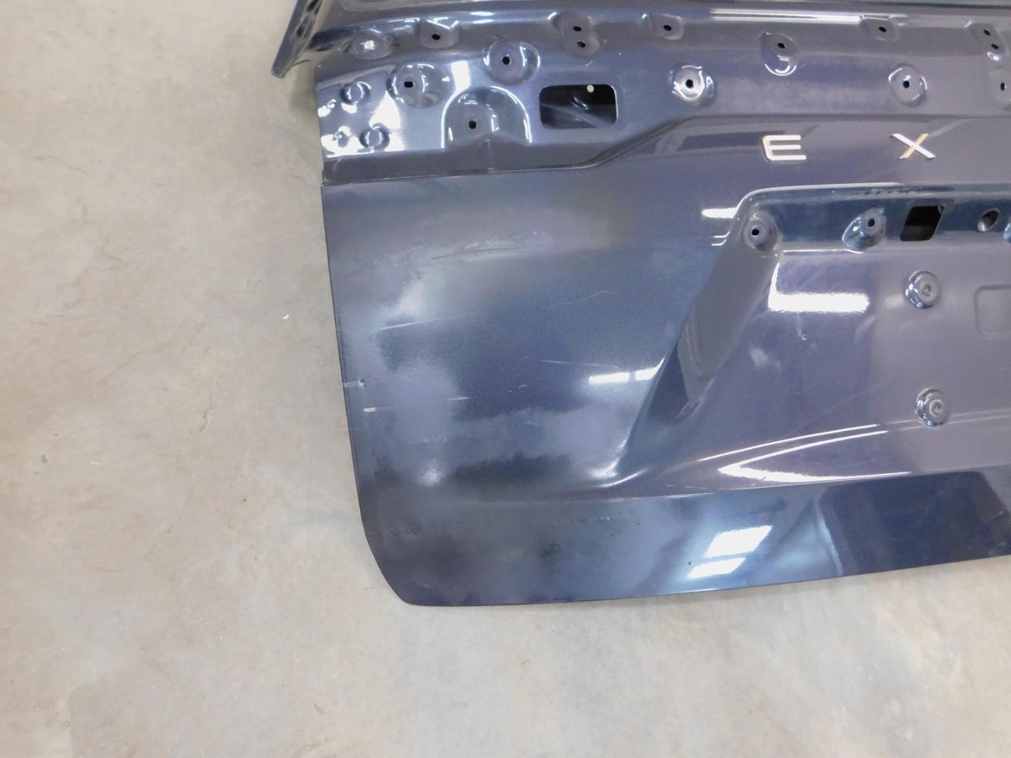 Дверь багажника