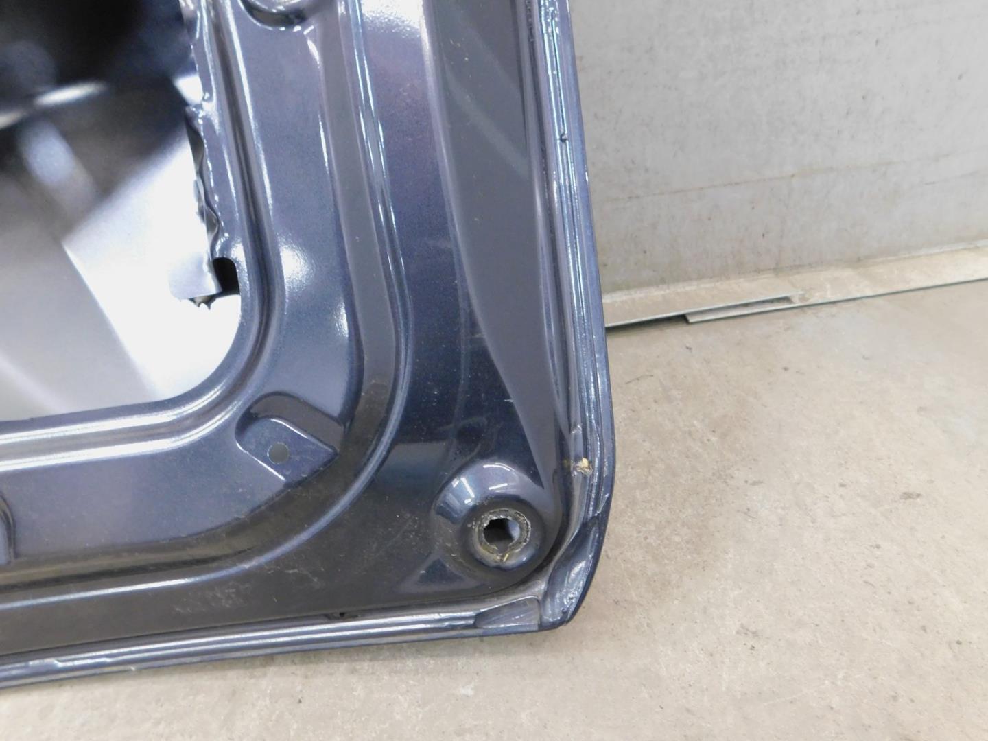 Дверь багажника