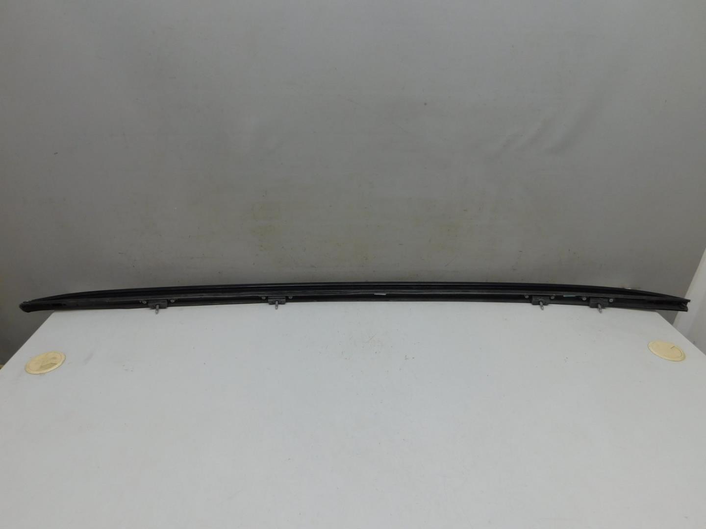 Рейлинг (релинг) правый (планка на крышу)