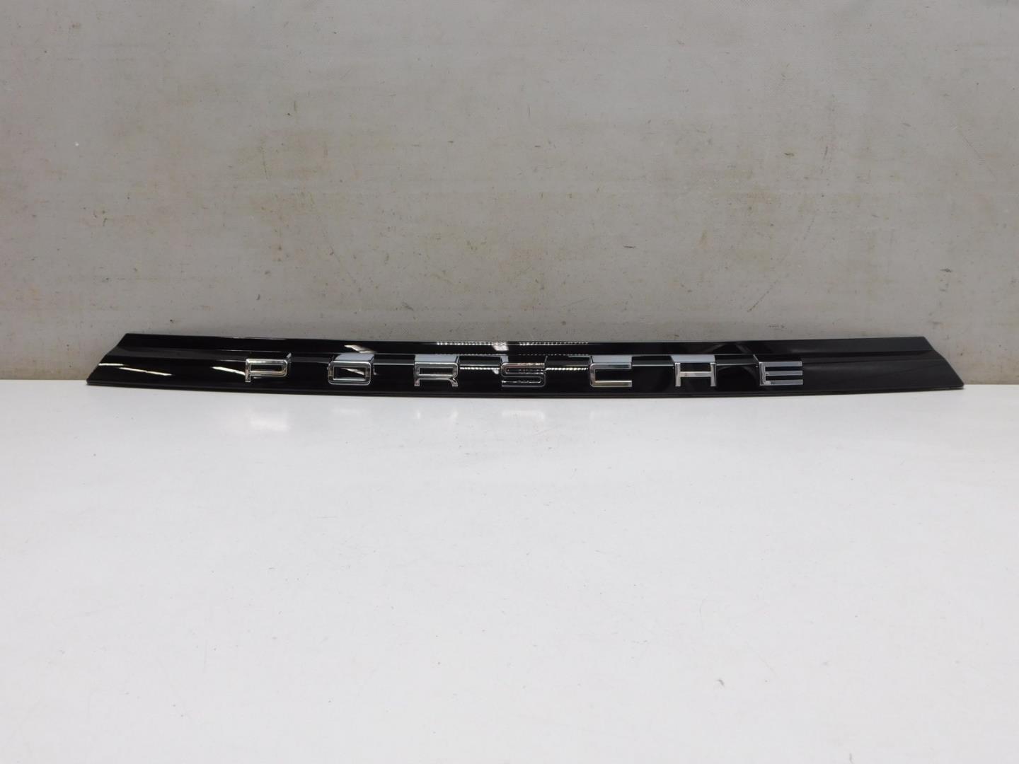 Накладка двери багажника