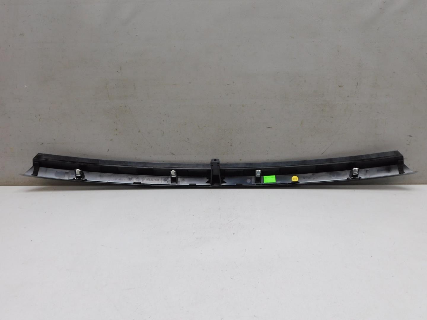 Накладка двери багажника