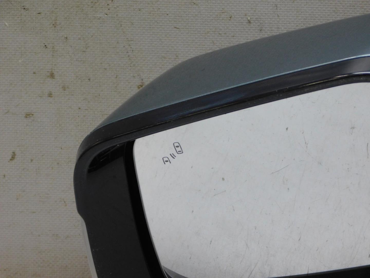 Зеркало левое электрическое