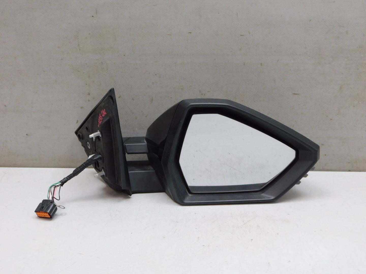 Зеркало правое электрическое