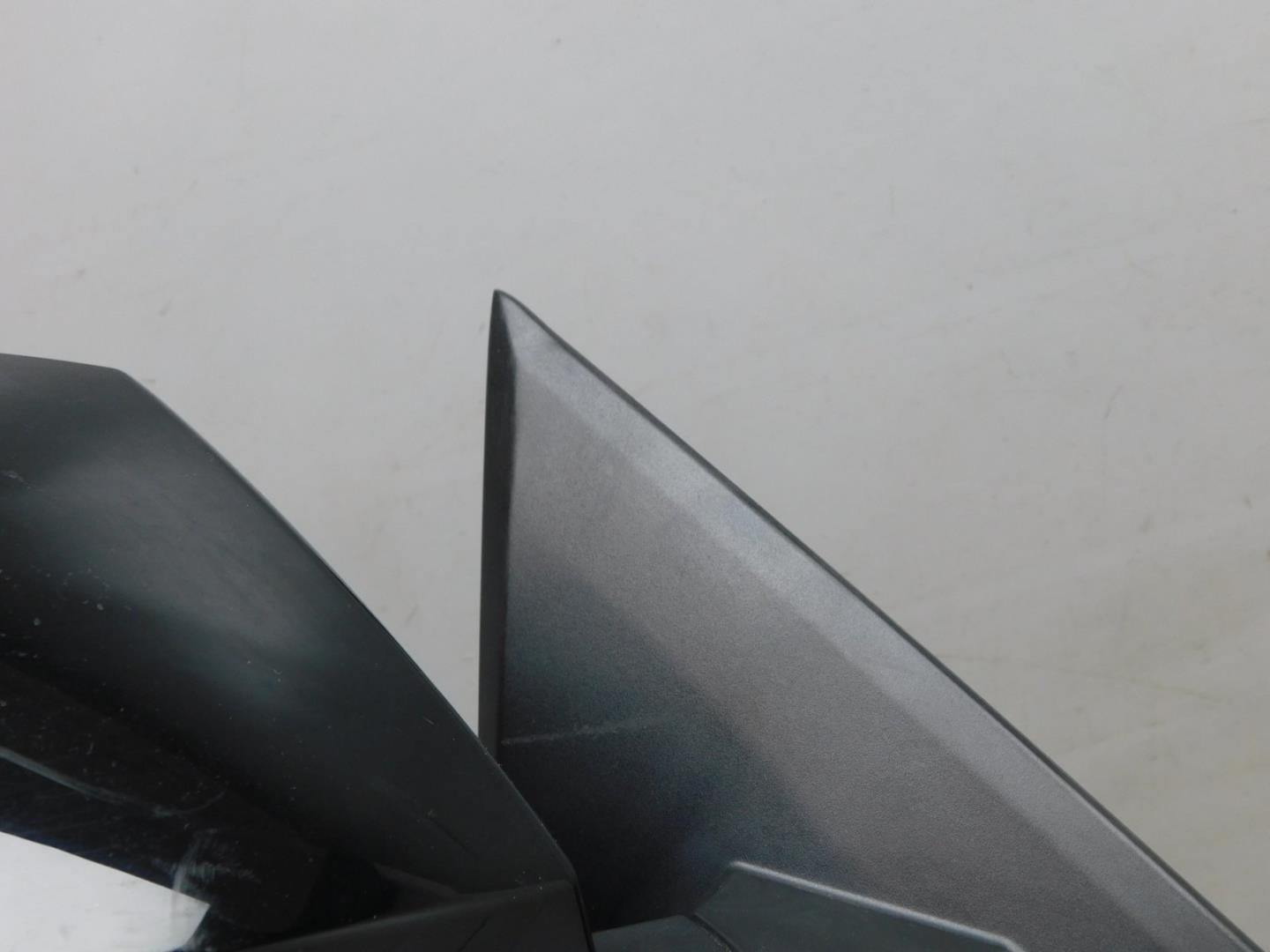 Зеркало правое электрическое