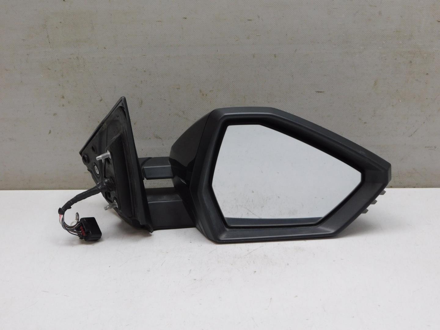 Зеркало правое электрическое