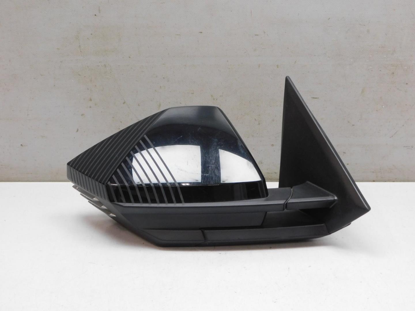 Зеркало правое электрическое