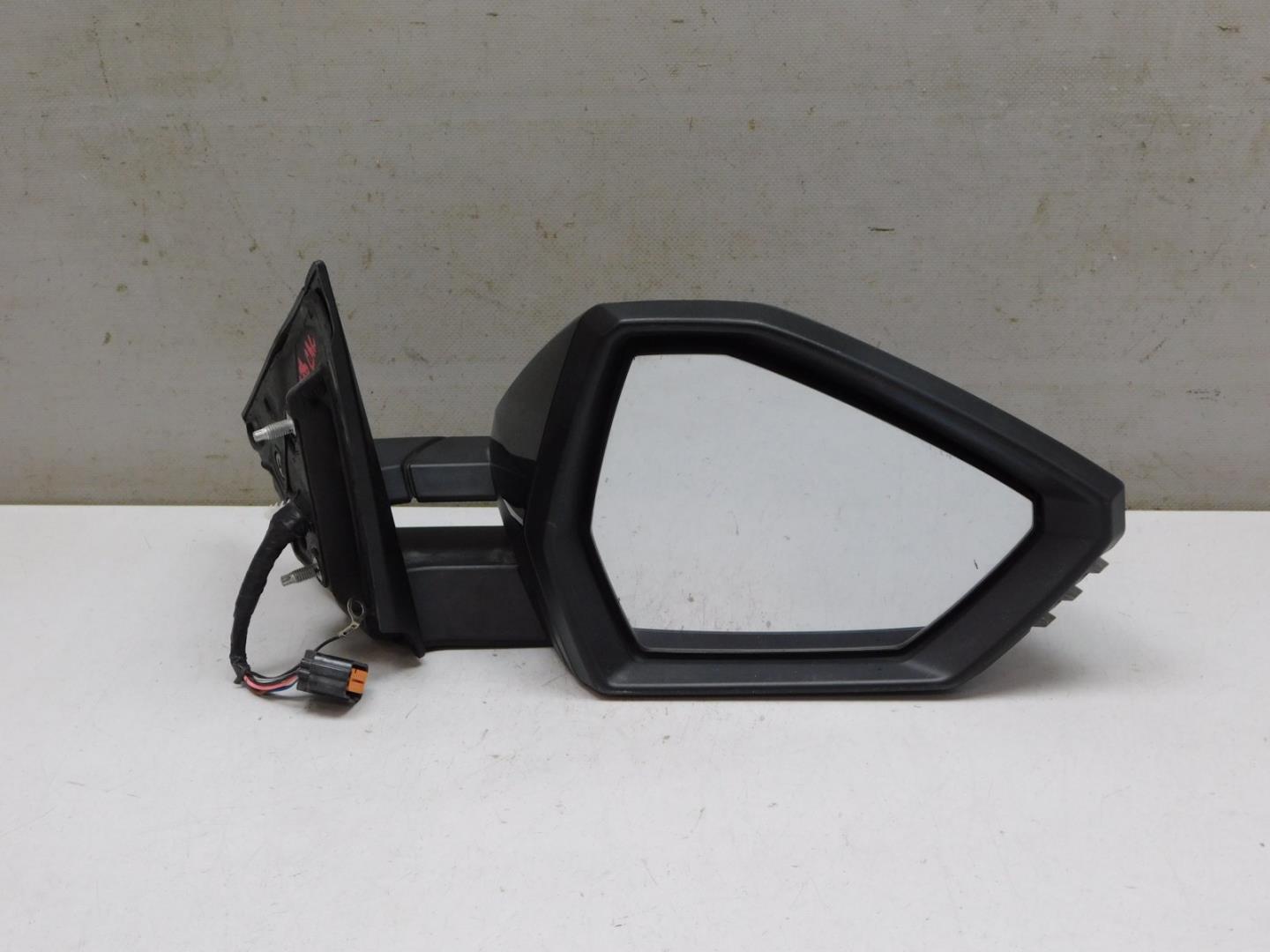 Зеркало правое электрическое