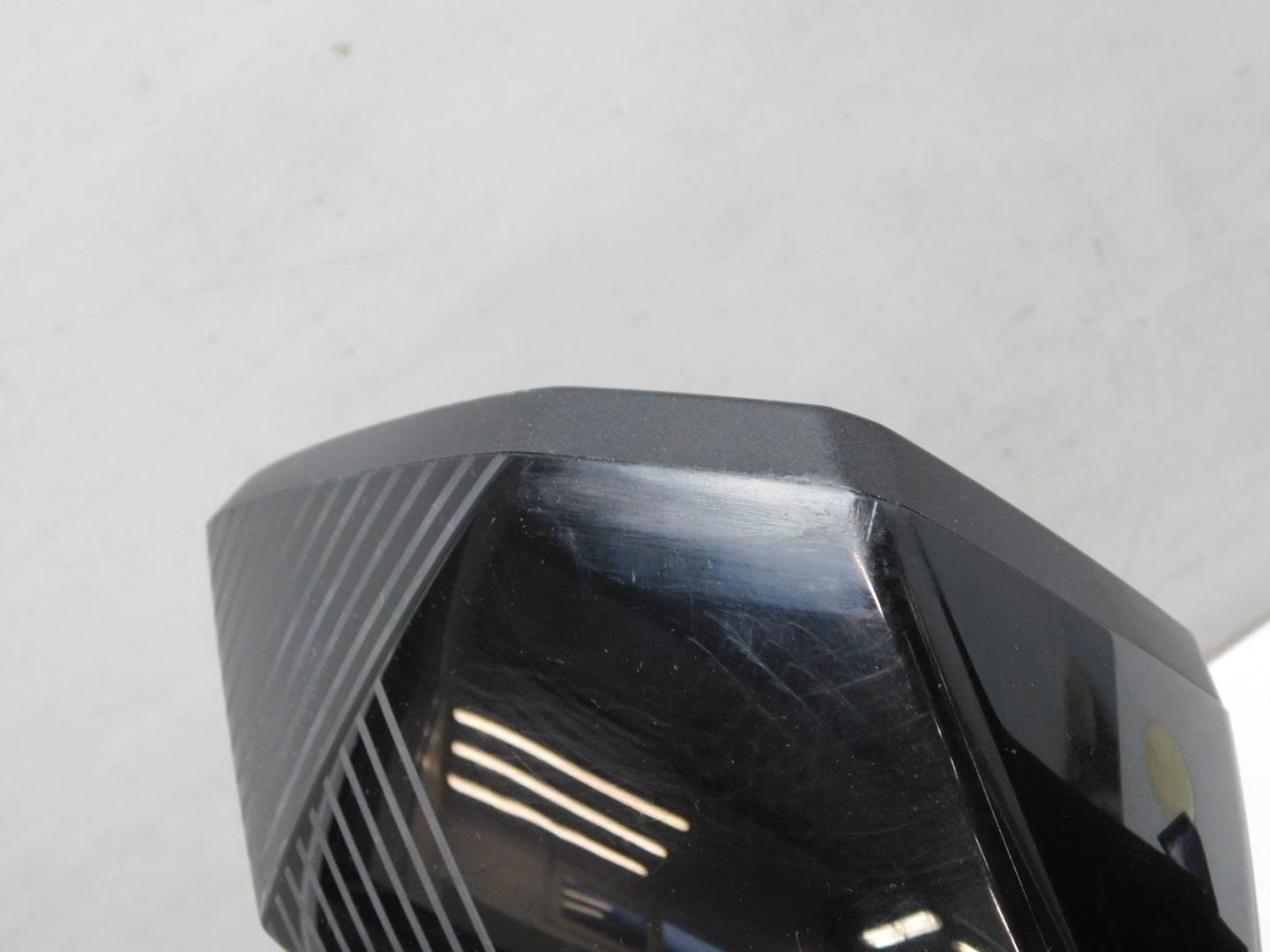 Зеркало правое электрическое