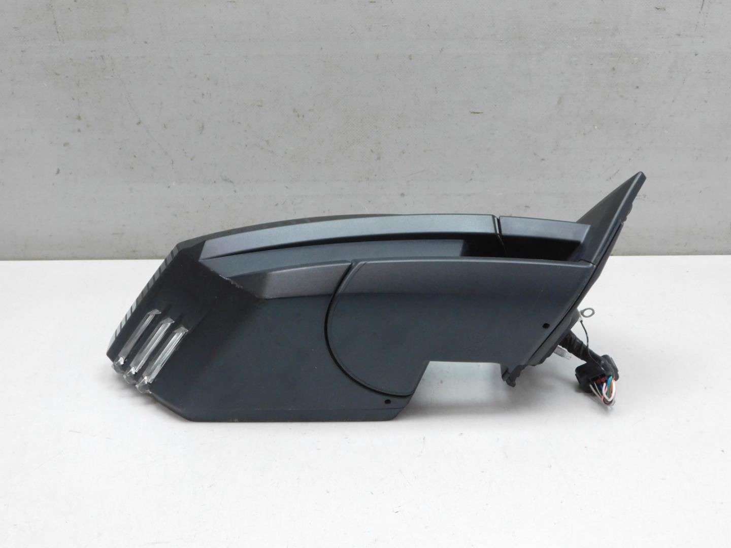 Зеркало правое электрическое