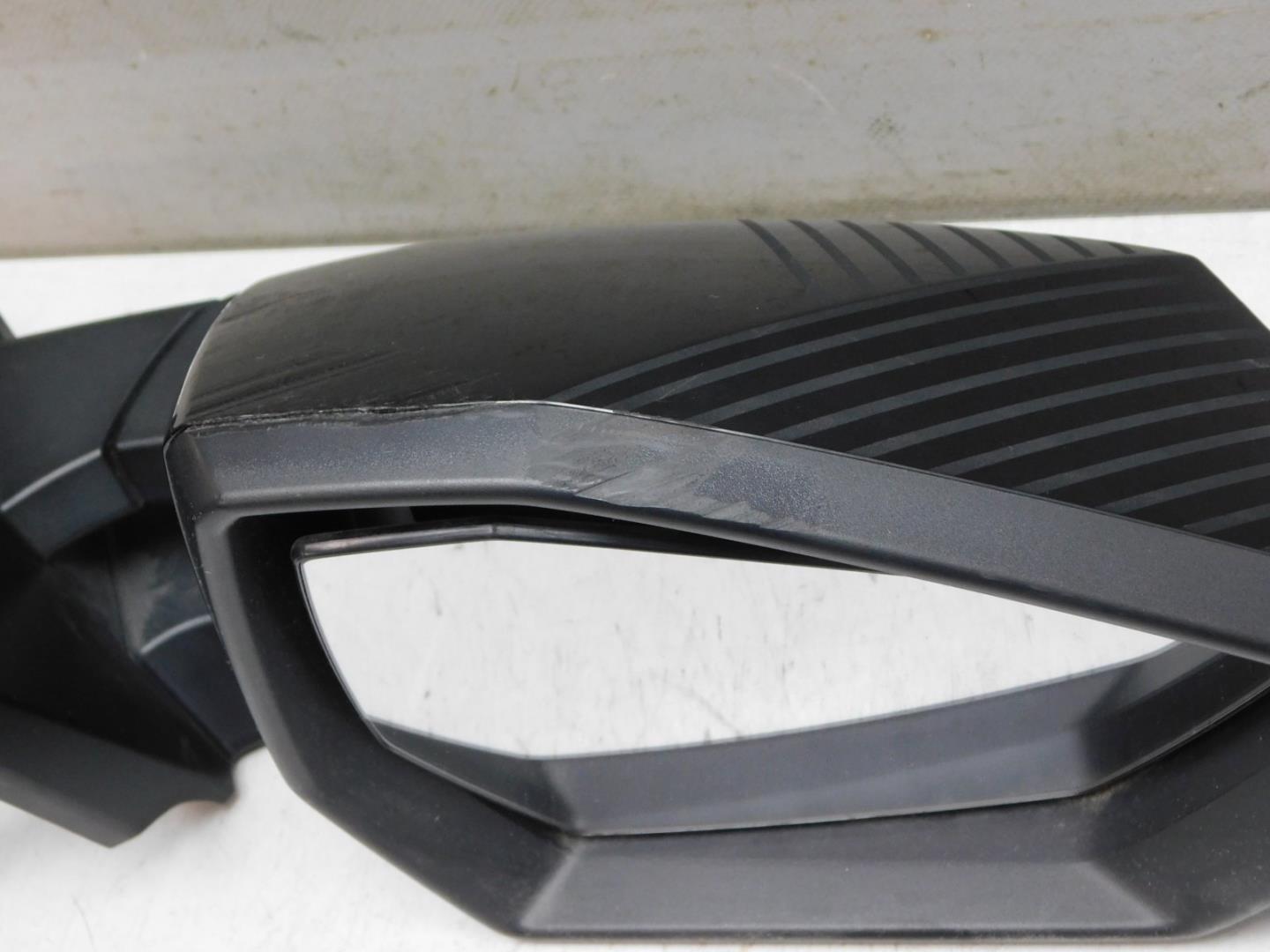 Зеркало правое электрическое