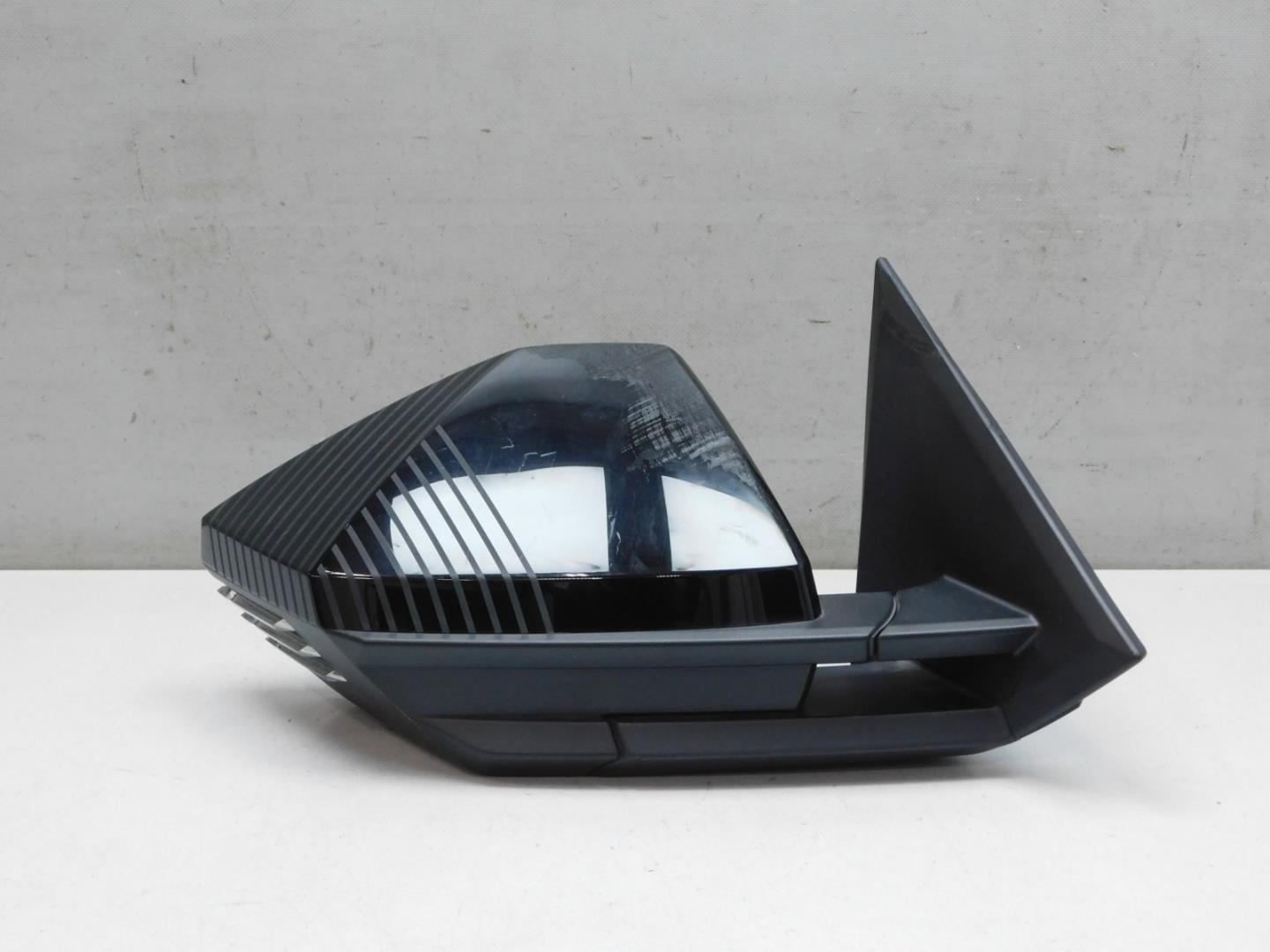 Зеркало правое электрическое