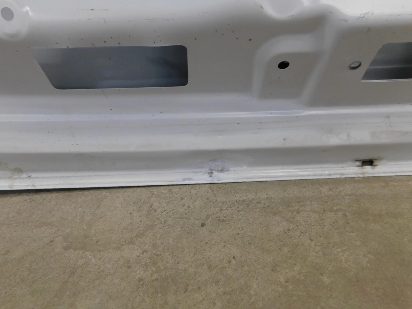 Дверь багажника