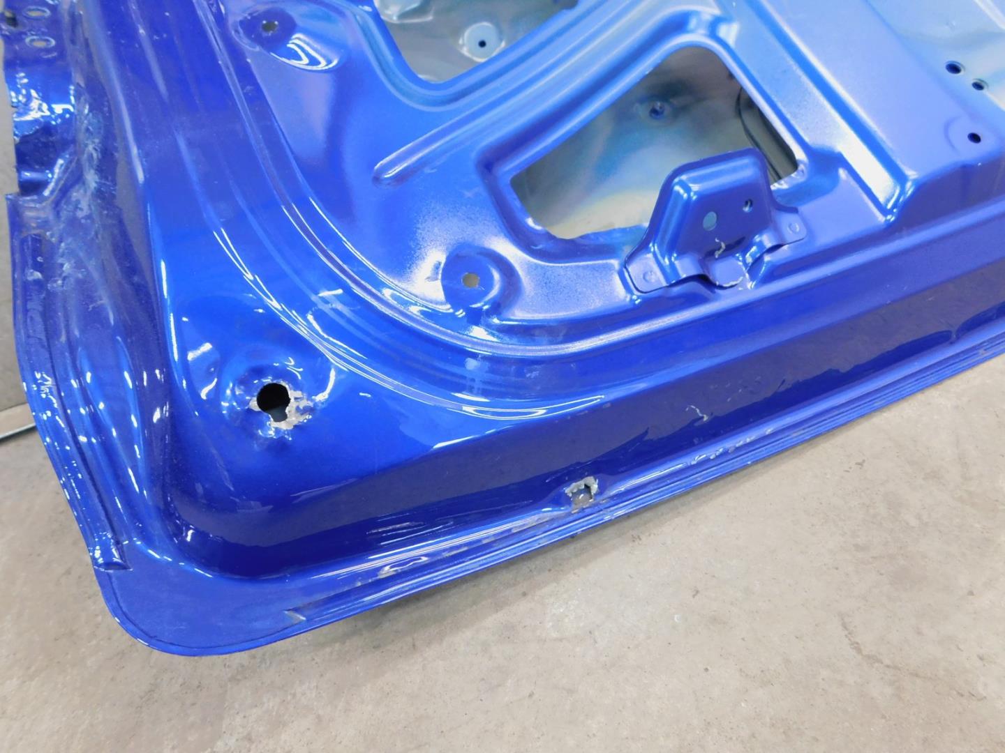 Дверь багажника