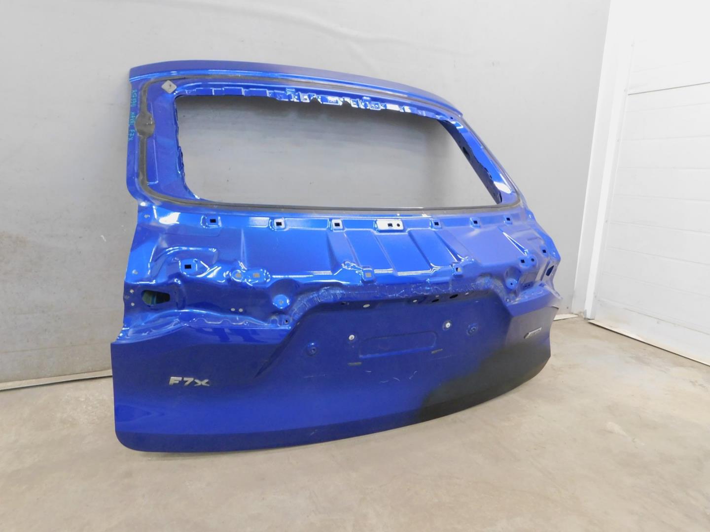 Дверь багажника