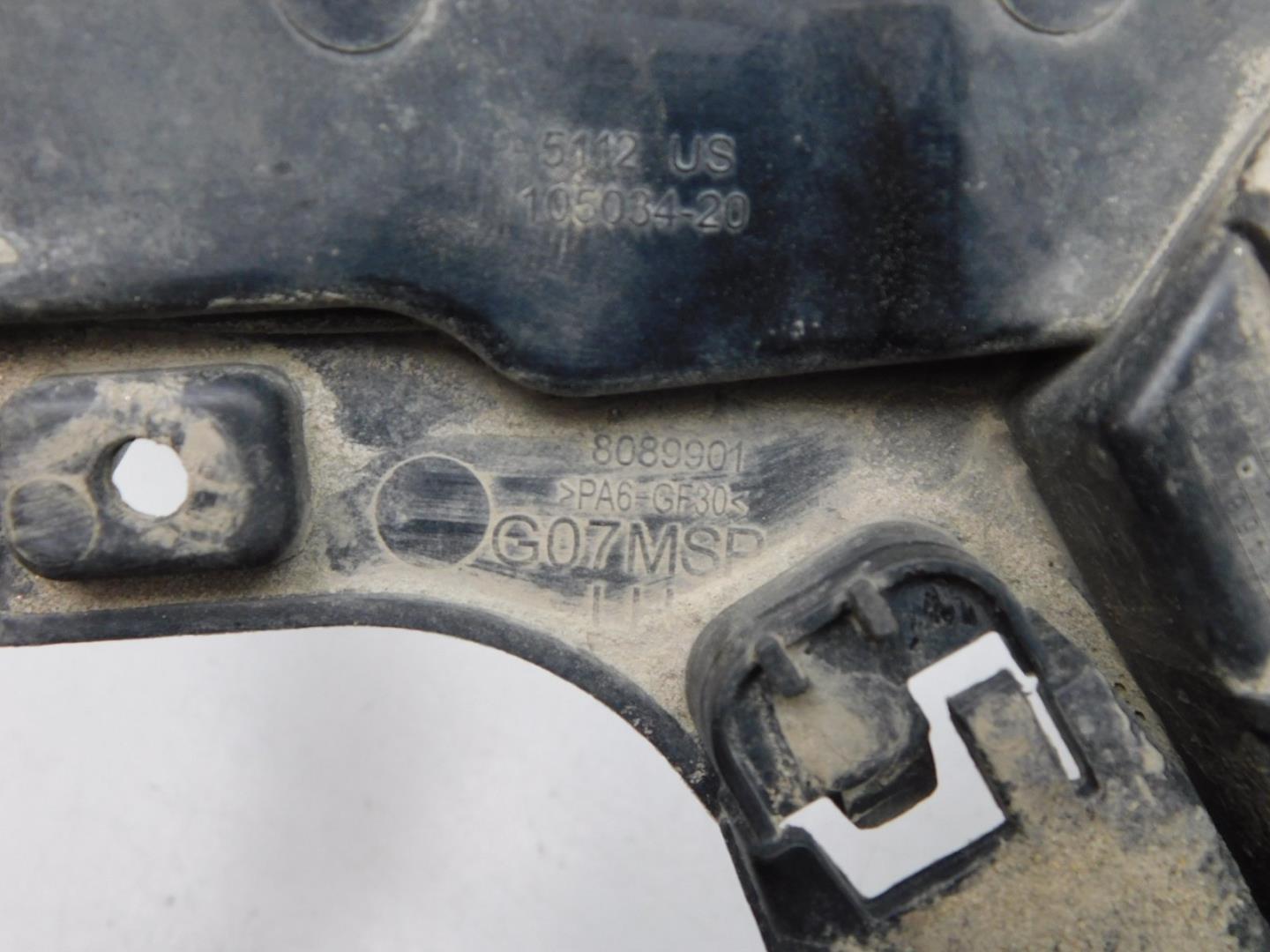 Кронштейн заднего бампера