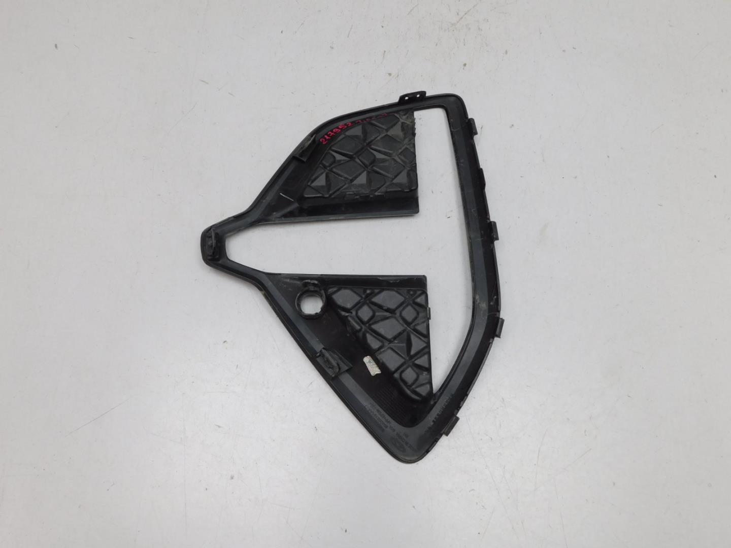 Решетка в бампер правая