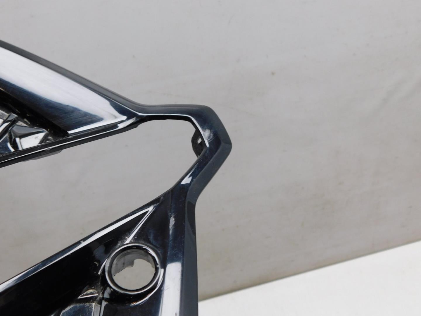 Решетка в бампер правая