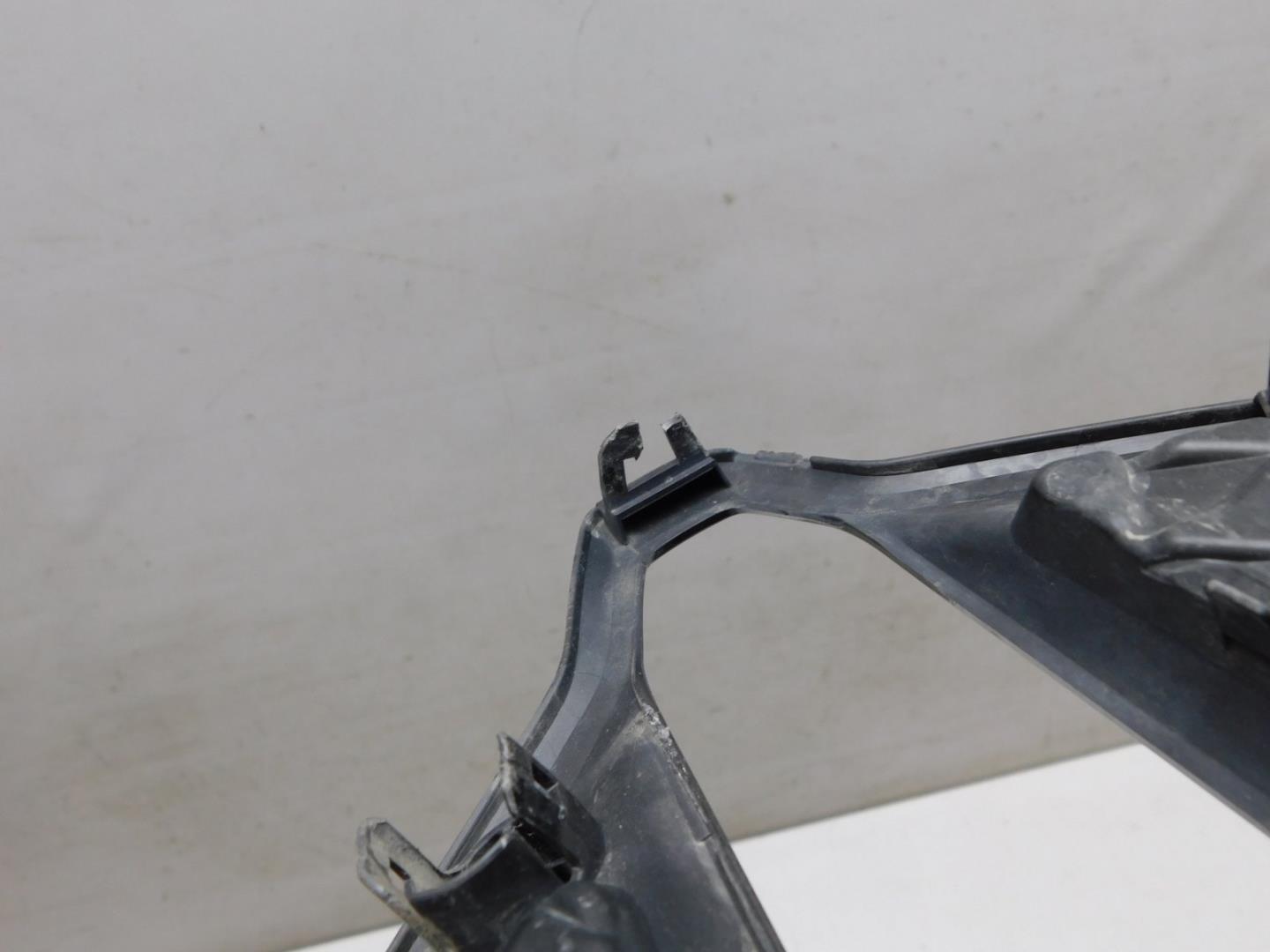 Решетка в бампер правая