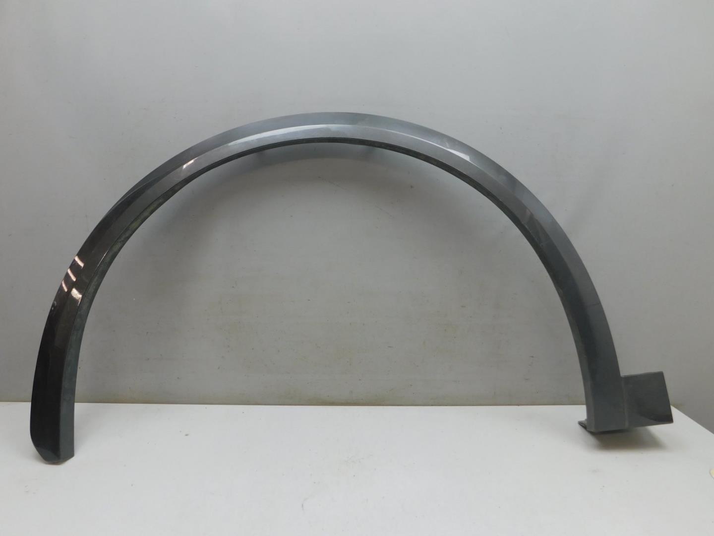 Накладка переднего крыла левого