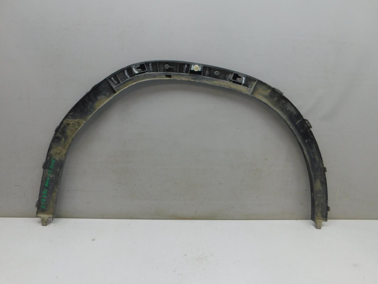 Накладка переднего крыла левого