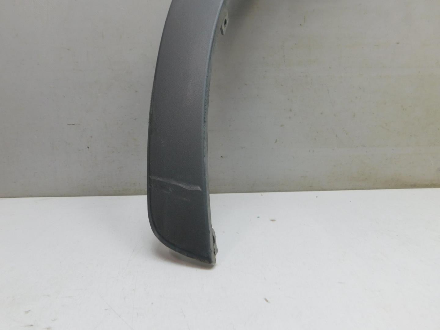 Накладка переднего крыла левого