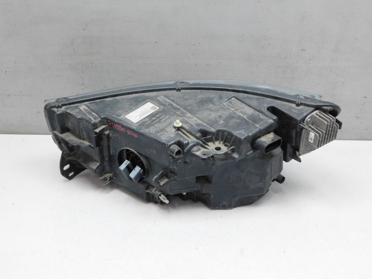 Фара правая