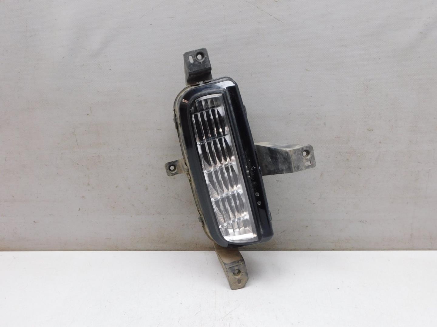 Фара противотуманная правая