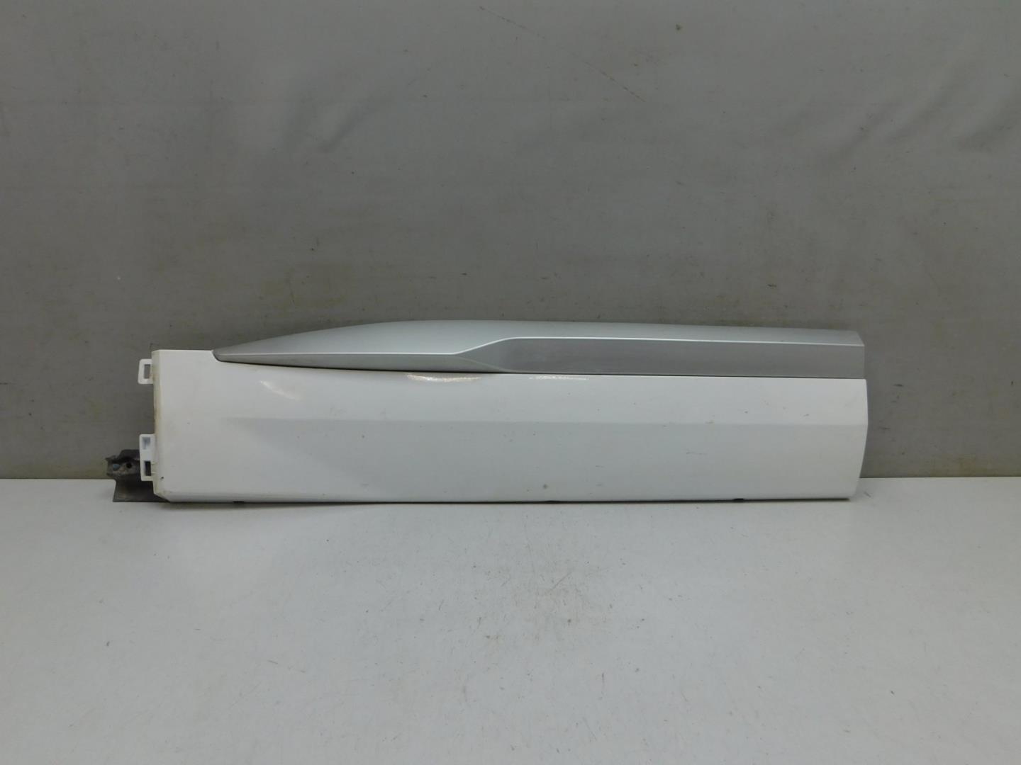 Накладка двери задней правой