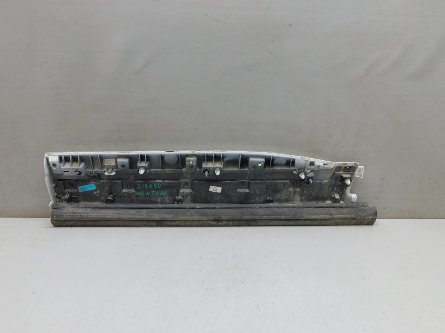 Накладка двери задней правой