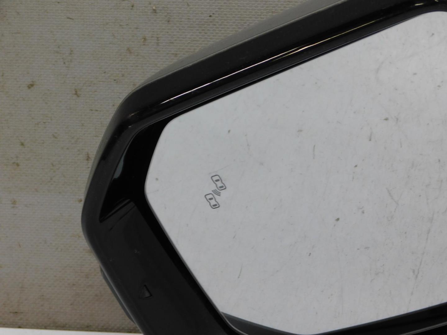 Зеркало левое электрическое