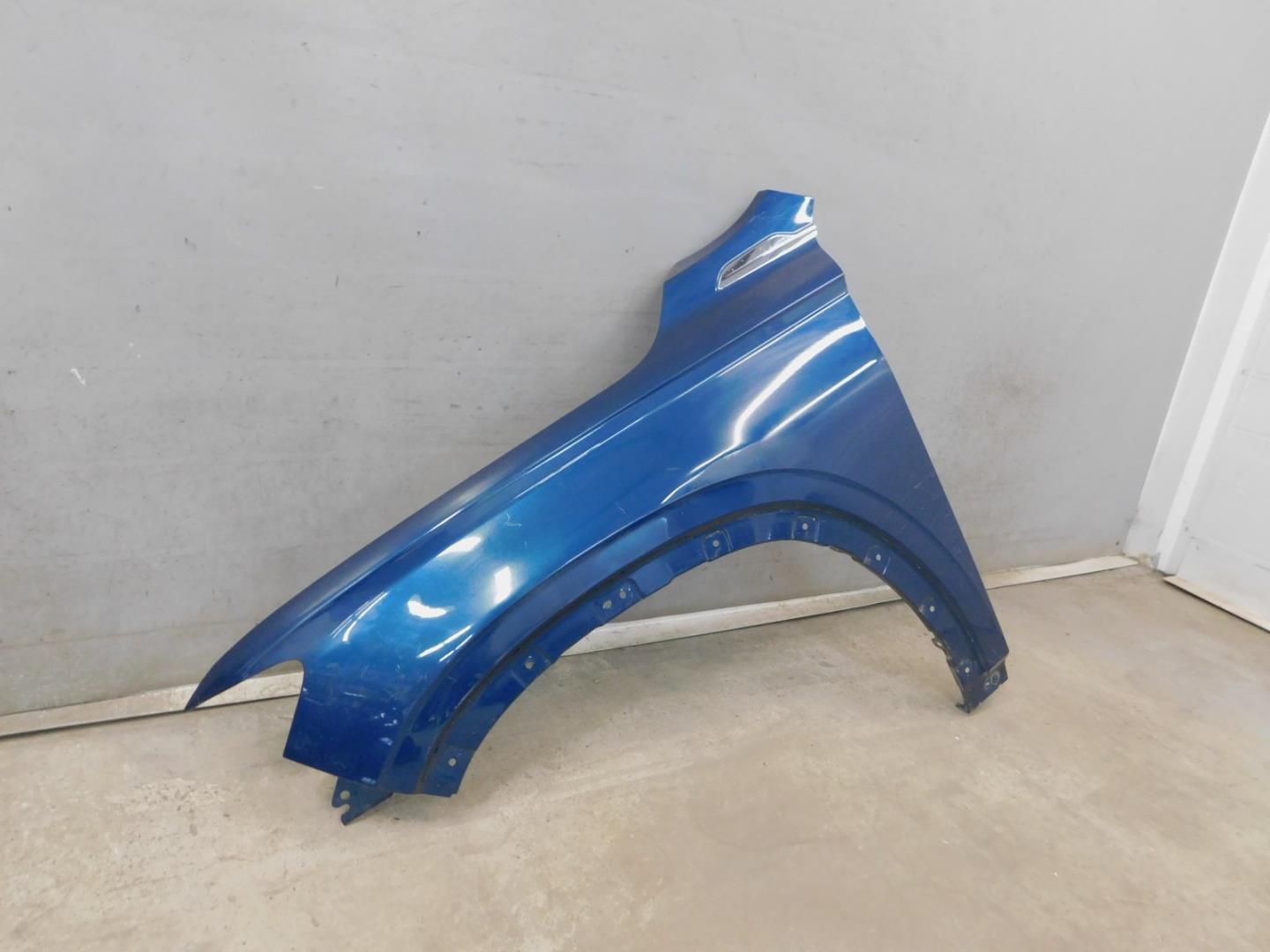 Крыло переднее левое