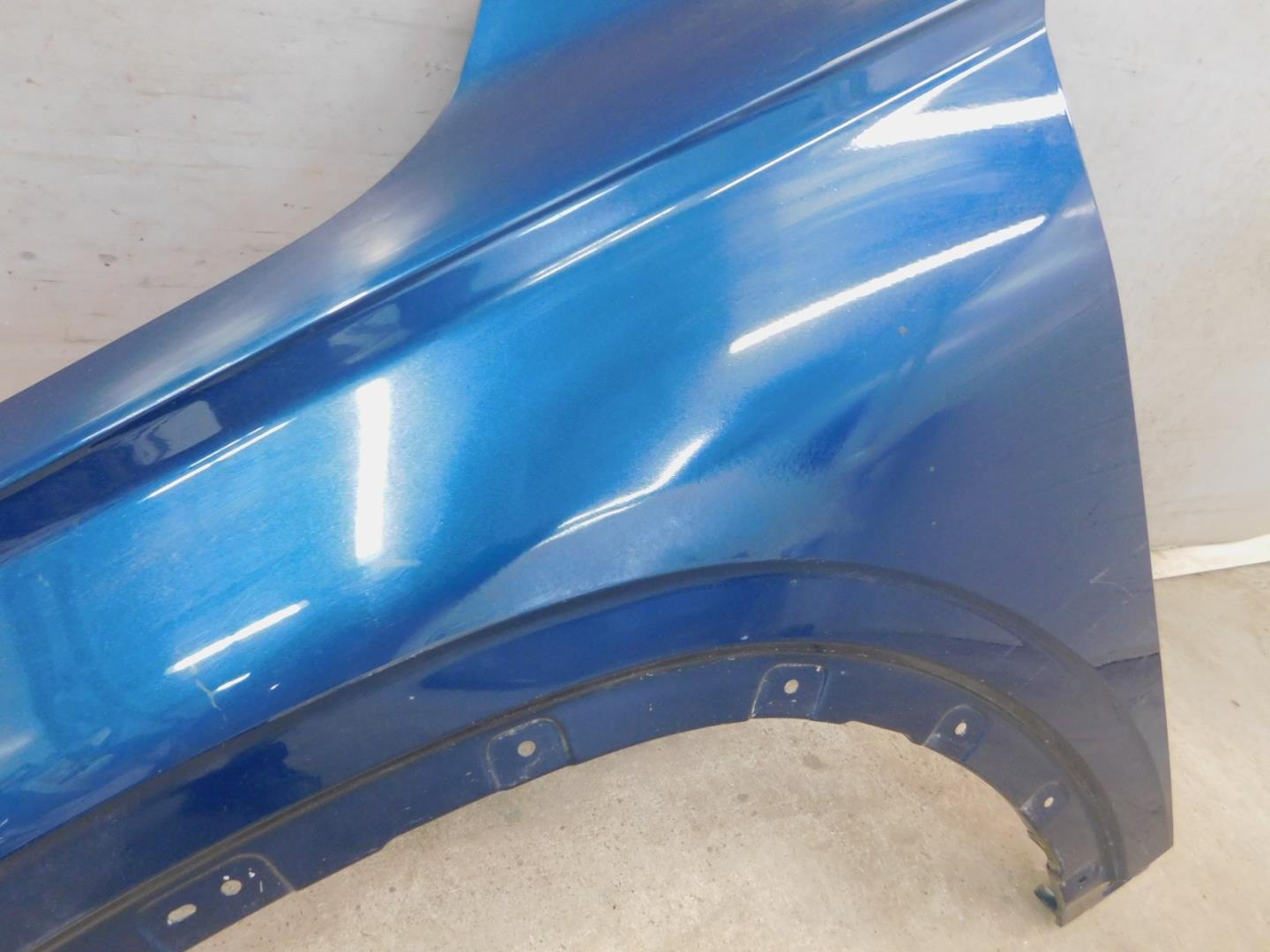 Крыло переднее левое