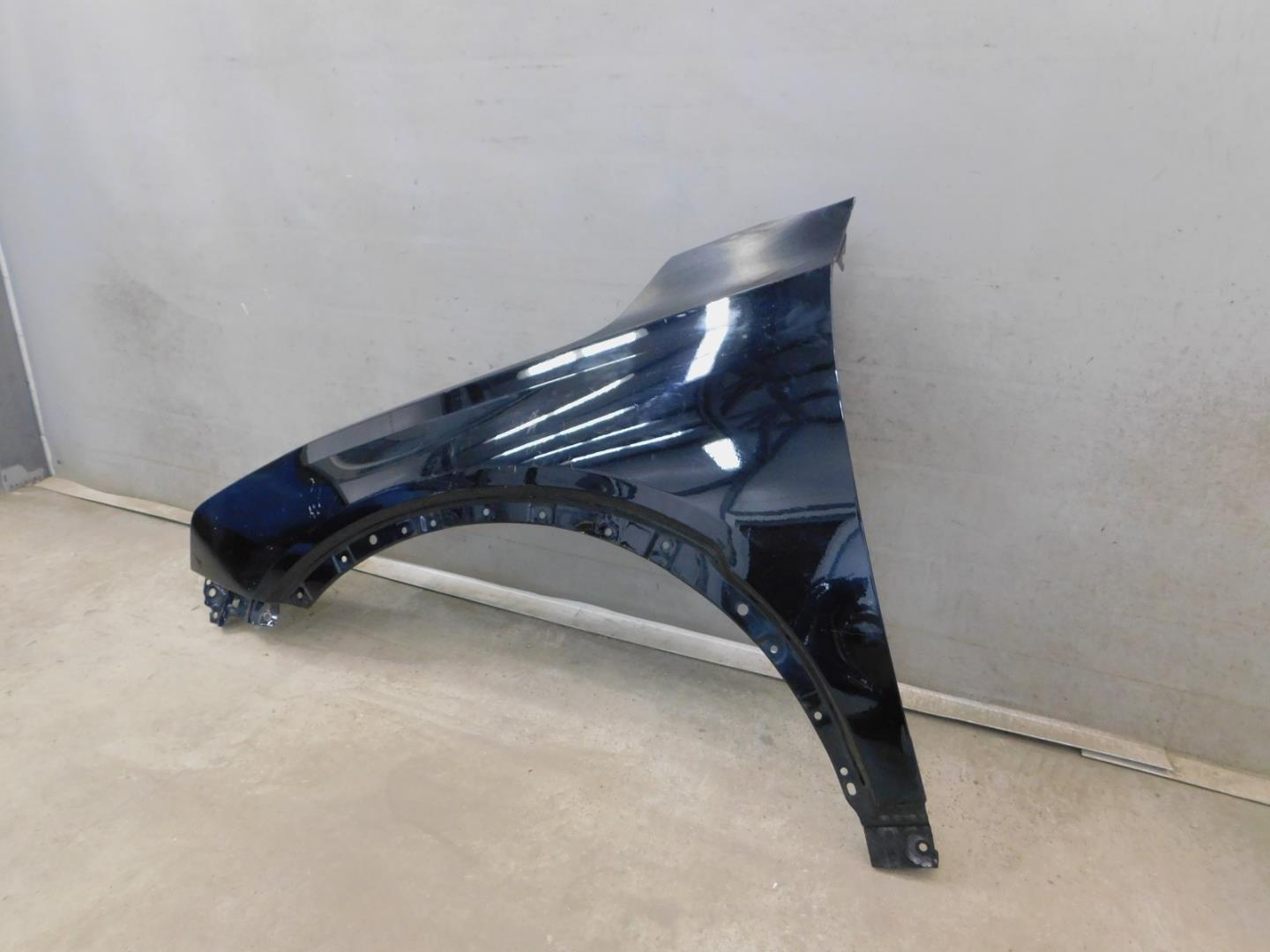 Крыло переднее левое