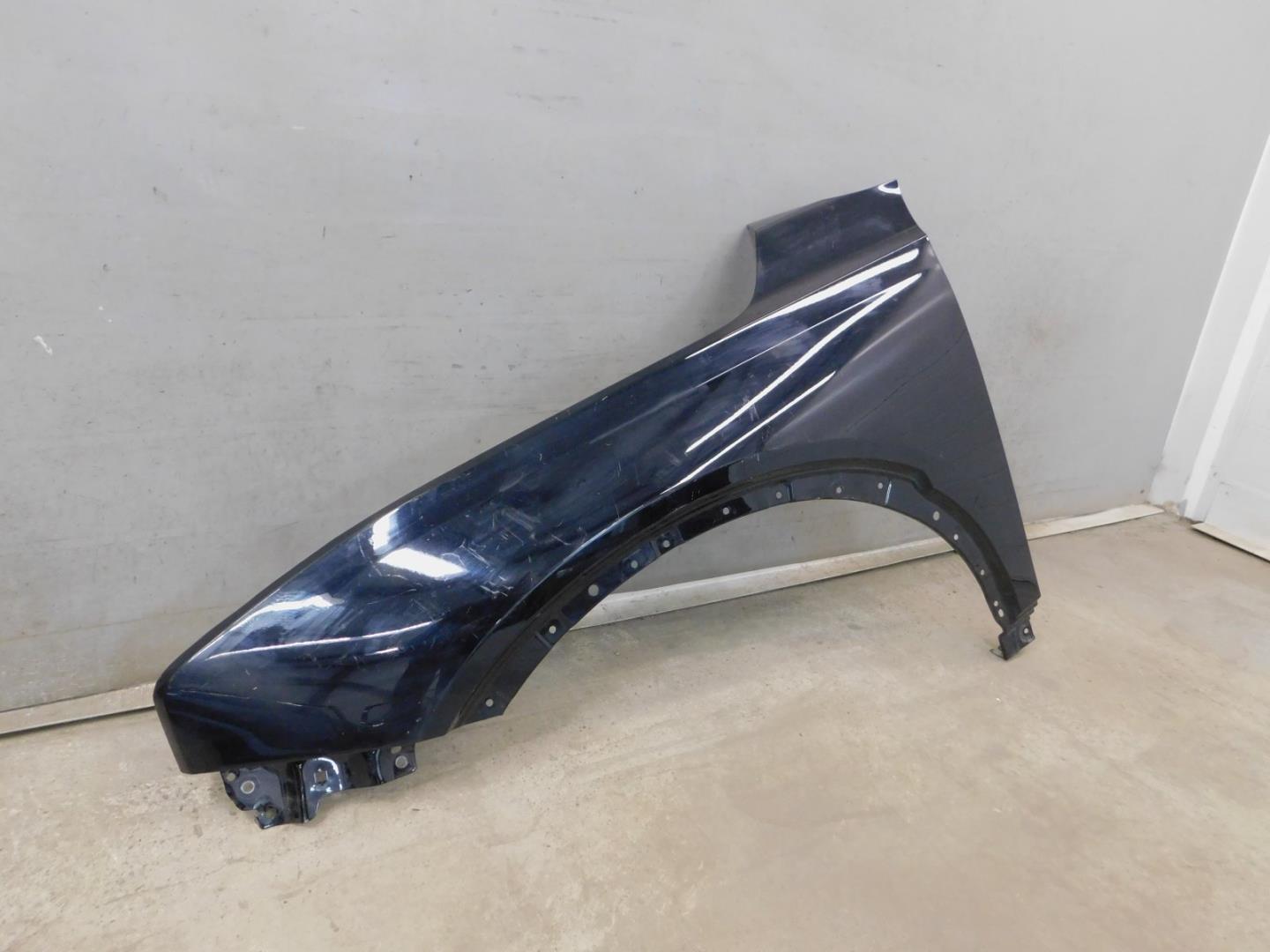 Крыло переднее левое