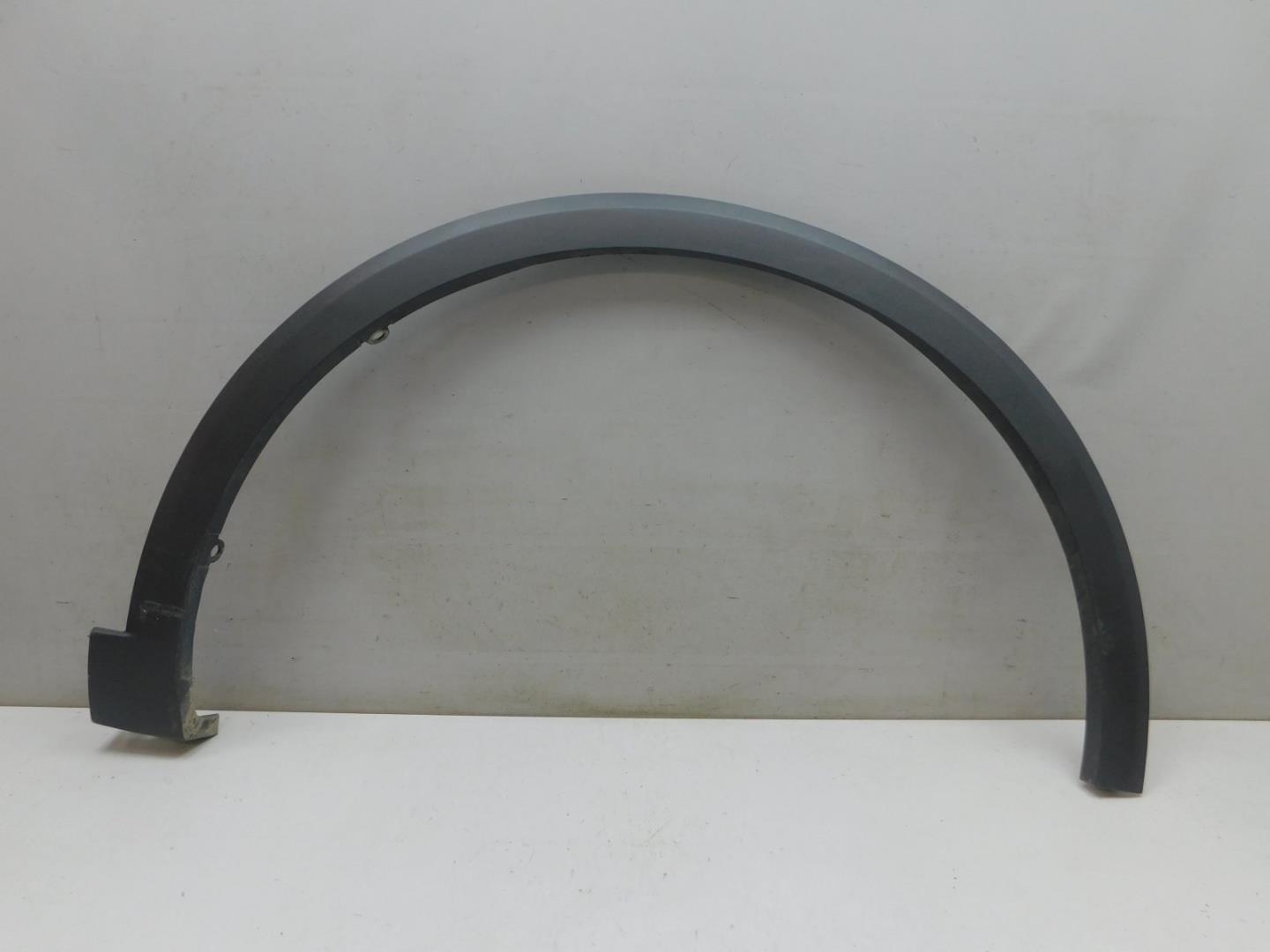 Накладка переднего крыла левого