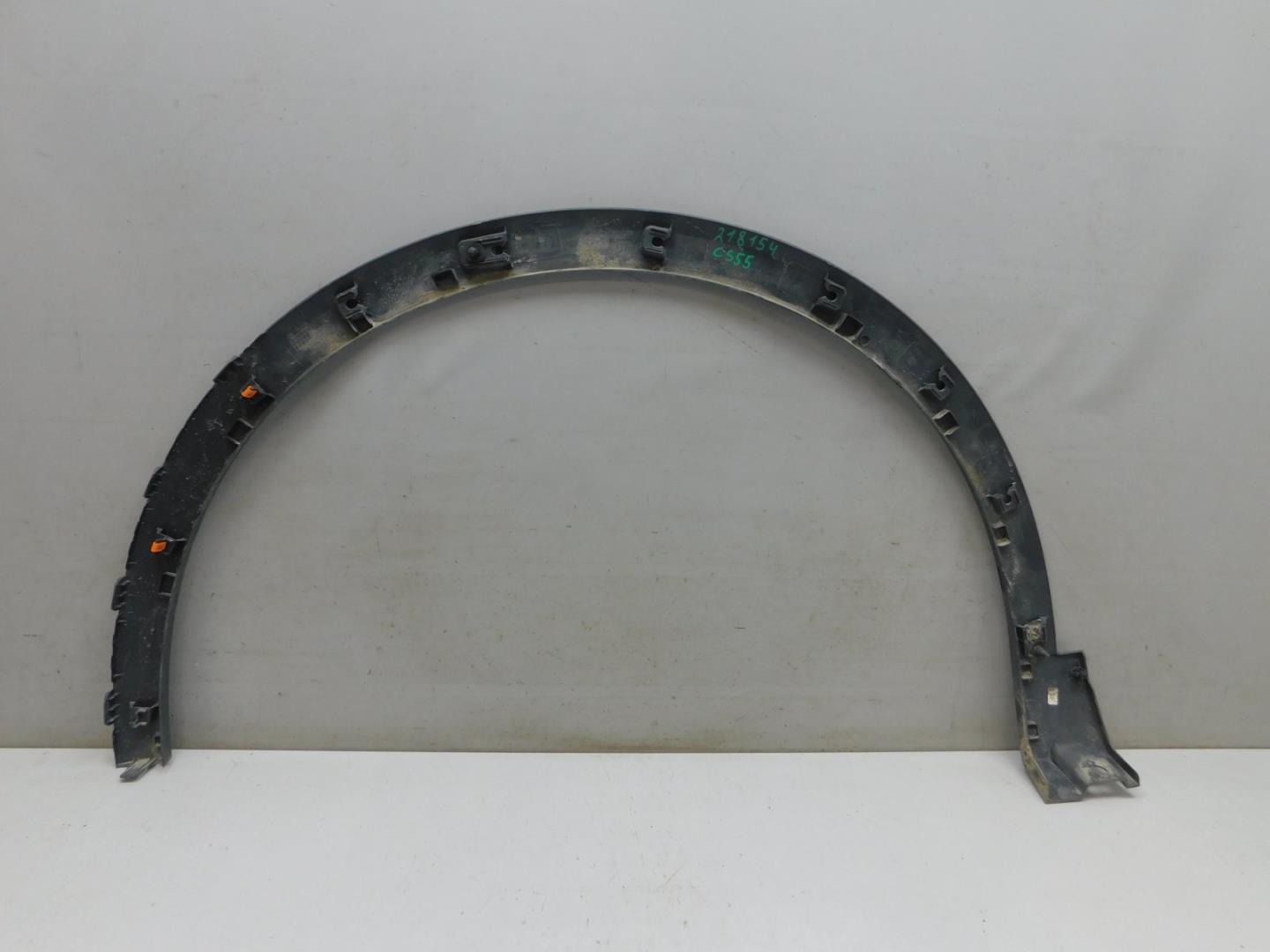 Накладка переднего крыла левого