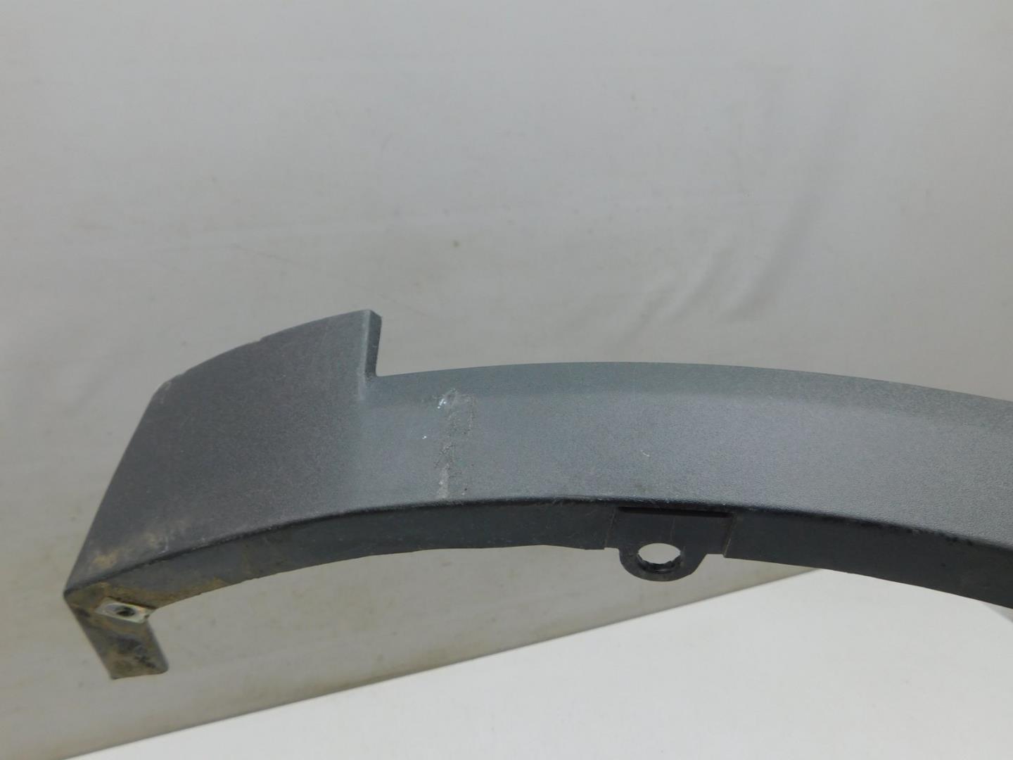 Накладка переднего крыла левого