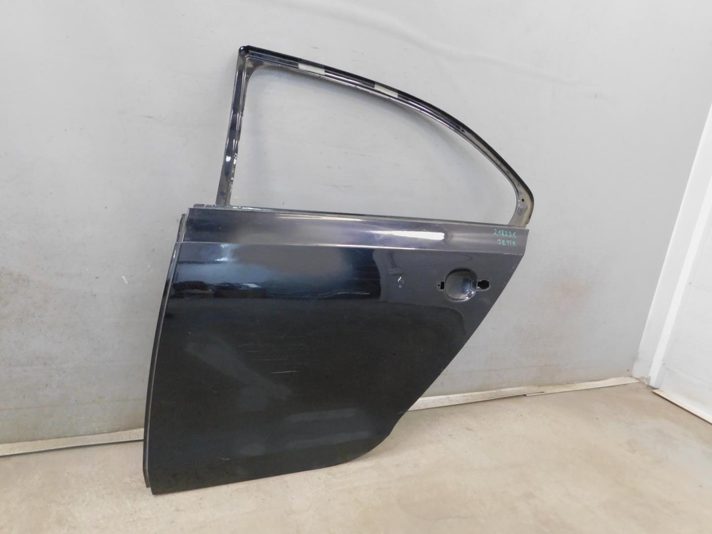 Дверь задняя левая