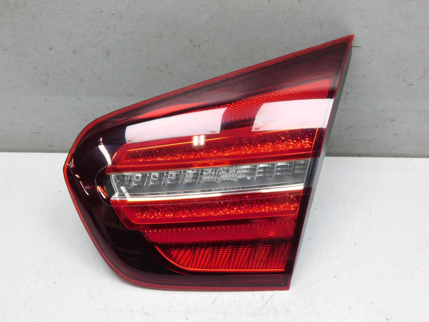 Фонарь задний внутренний правый