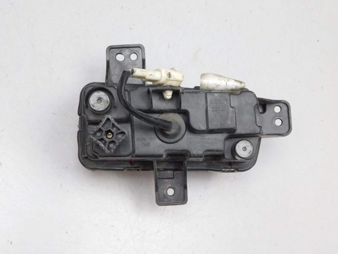 Фара противотуманная левая